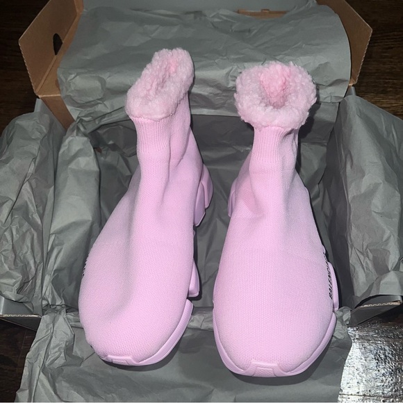 Balenciaga
Speed 2.0 Sneaker In Recycled Knit And Fake Fur women winter - Picture 5 of 10